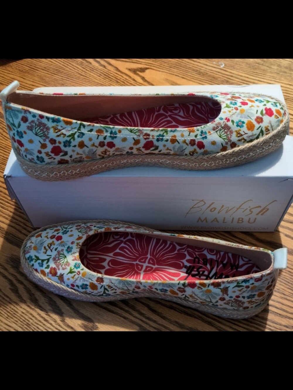 Blowfish slip on flowery shoes - Picture 2 of 6